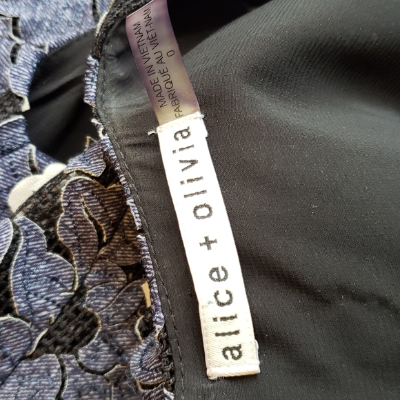 ALICE + OLIVIA Fonda Black & Blue Textured Floral-Lace Drop-Waist Dress sz 0 - Picture 8 of 12